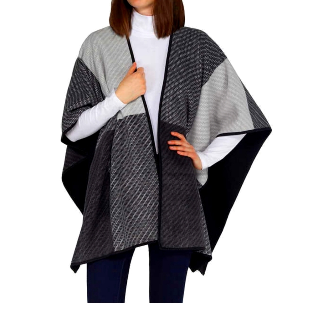 Ike Behar ladies reversible wrap with high pile fleece.  Black and Gray color